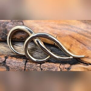 Piscitelli Brooch Gold Tone Modernist Swirl Designer Signed Vintage 2.5" X 1"